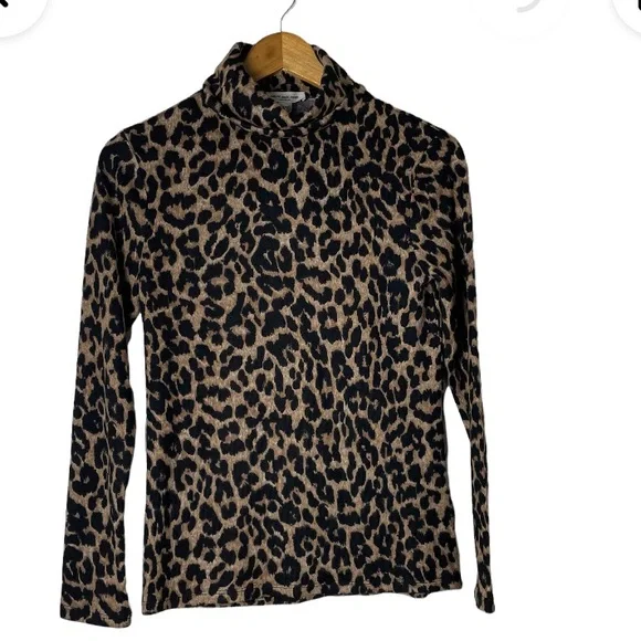 BEACH LUNCH LOUNGE SHAYNA ANIMAL PRINT SWEATER - Picture 2 of 7